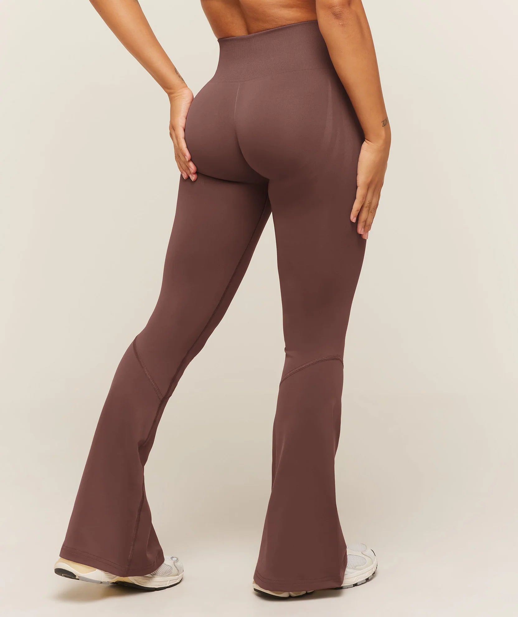 EVERYDAY SEAMLESS FLARED LEGGINGS