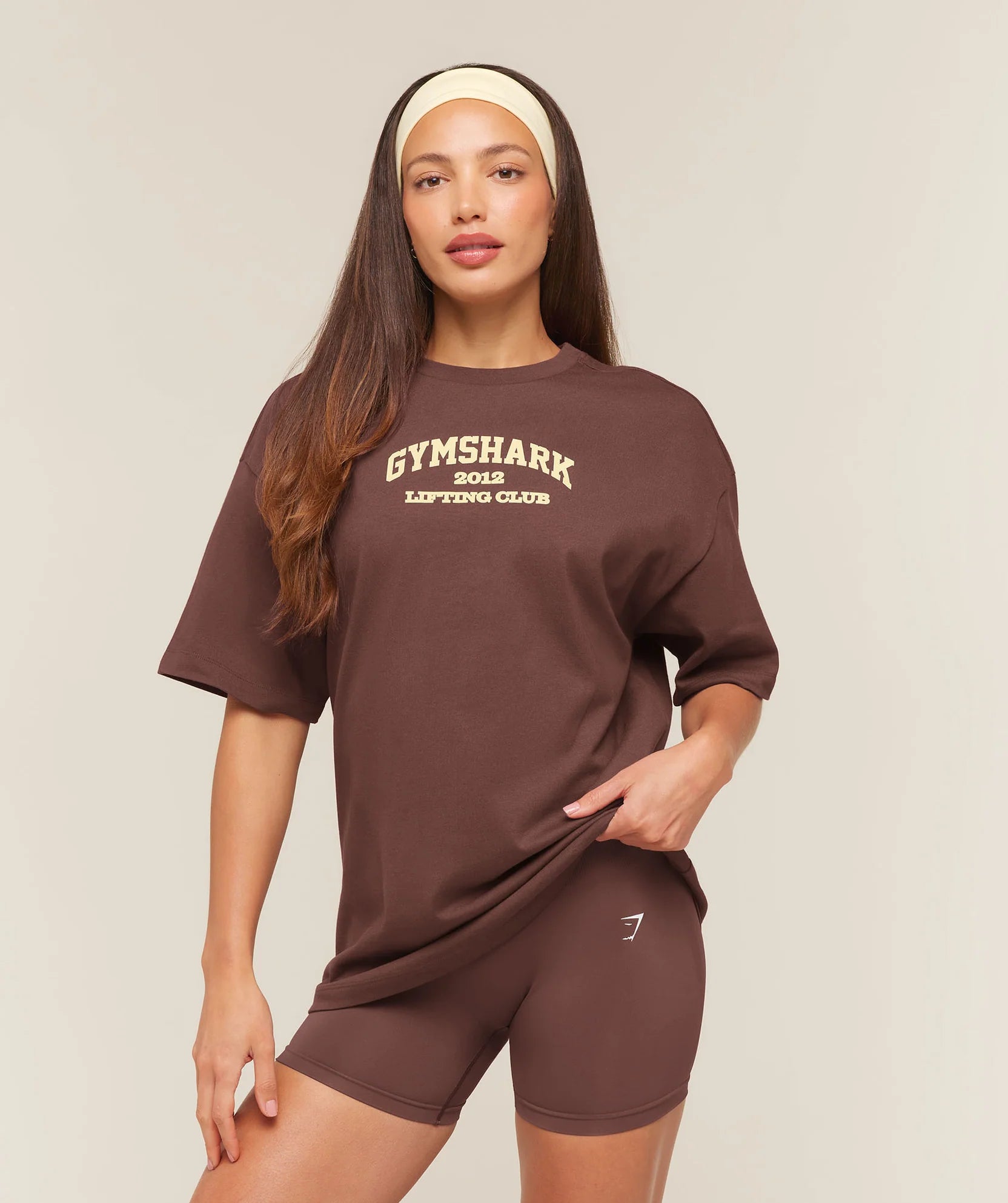 COSY LUXE CAMPUS T-SHIRT
