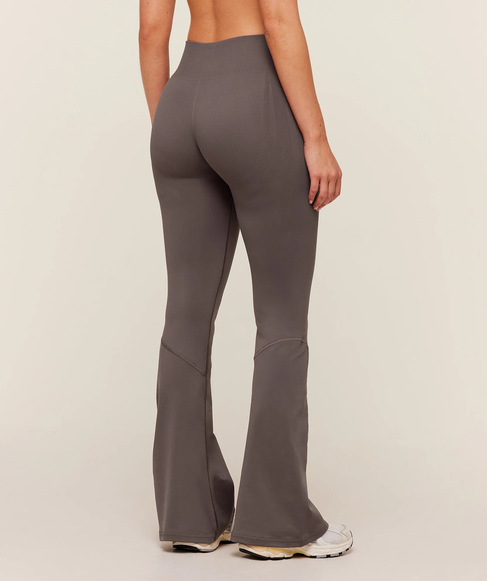 Everyday Seamless Flared Legging 2.0
