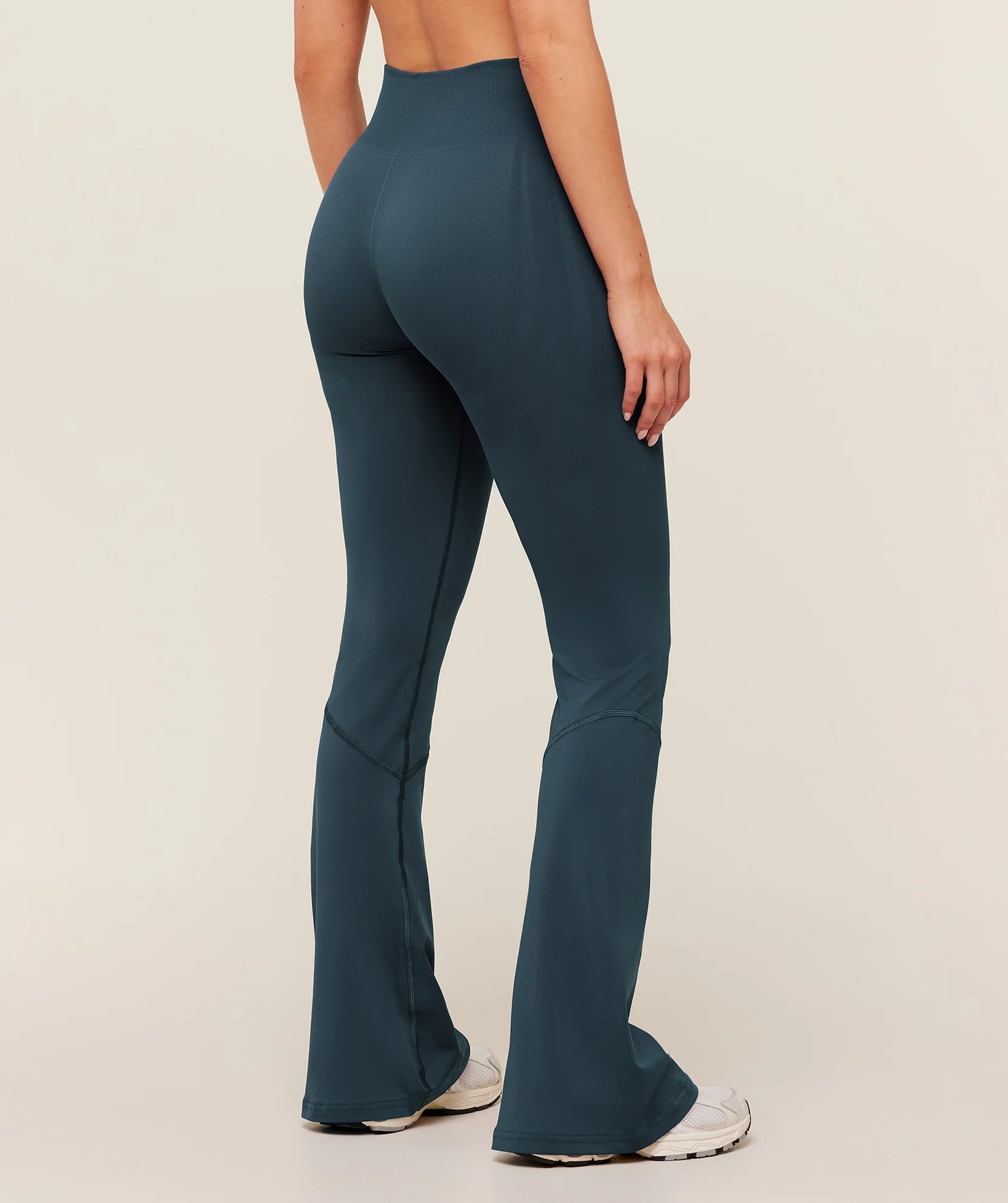 Everyday Seamless Flared Legging 2.0