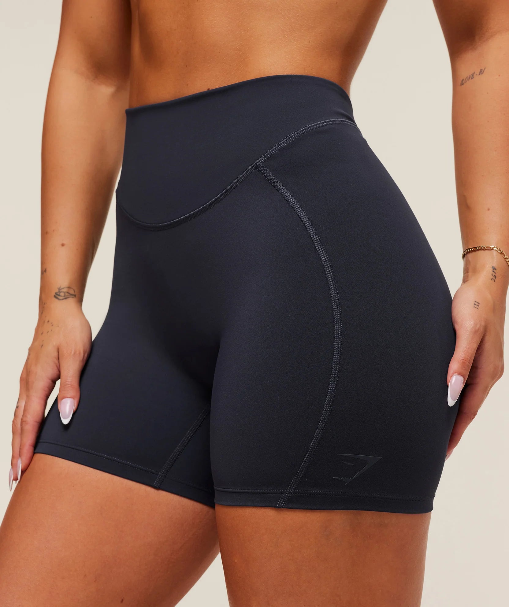 Lifting Dipped Waistband Short