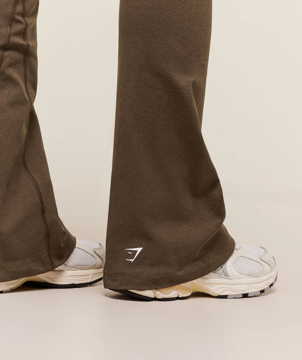 Vital Soft Flared Legging