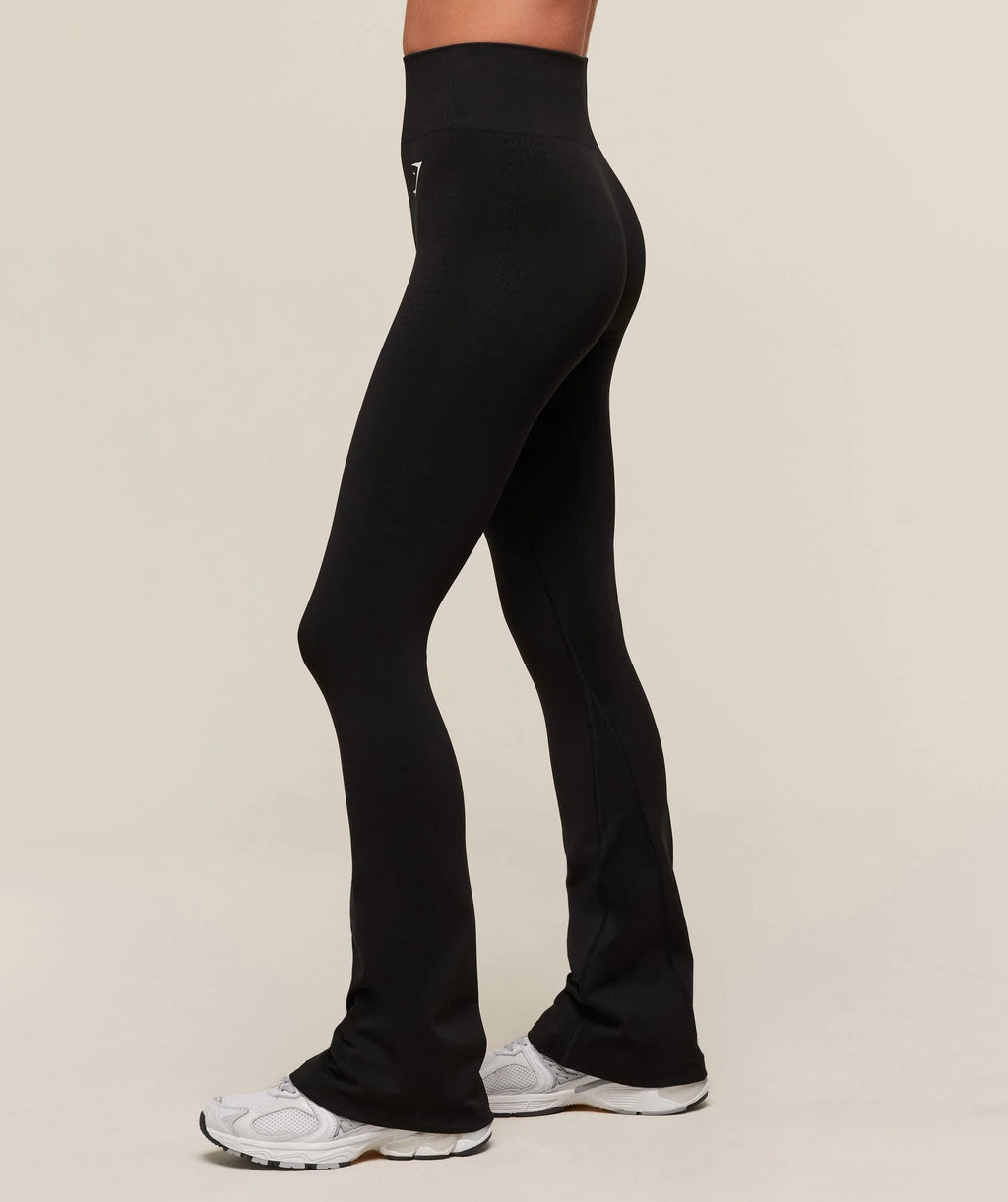 Vital Soft Flared Legging