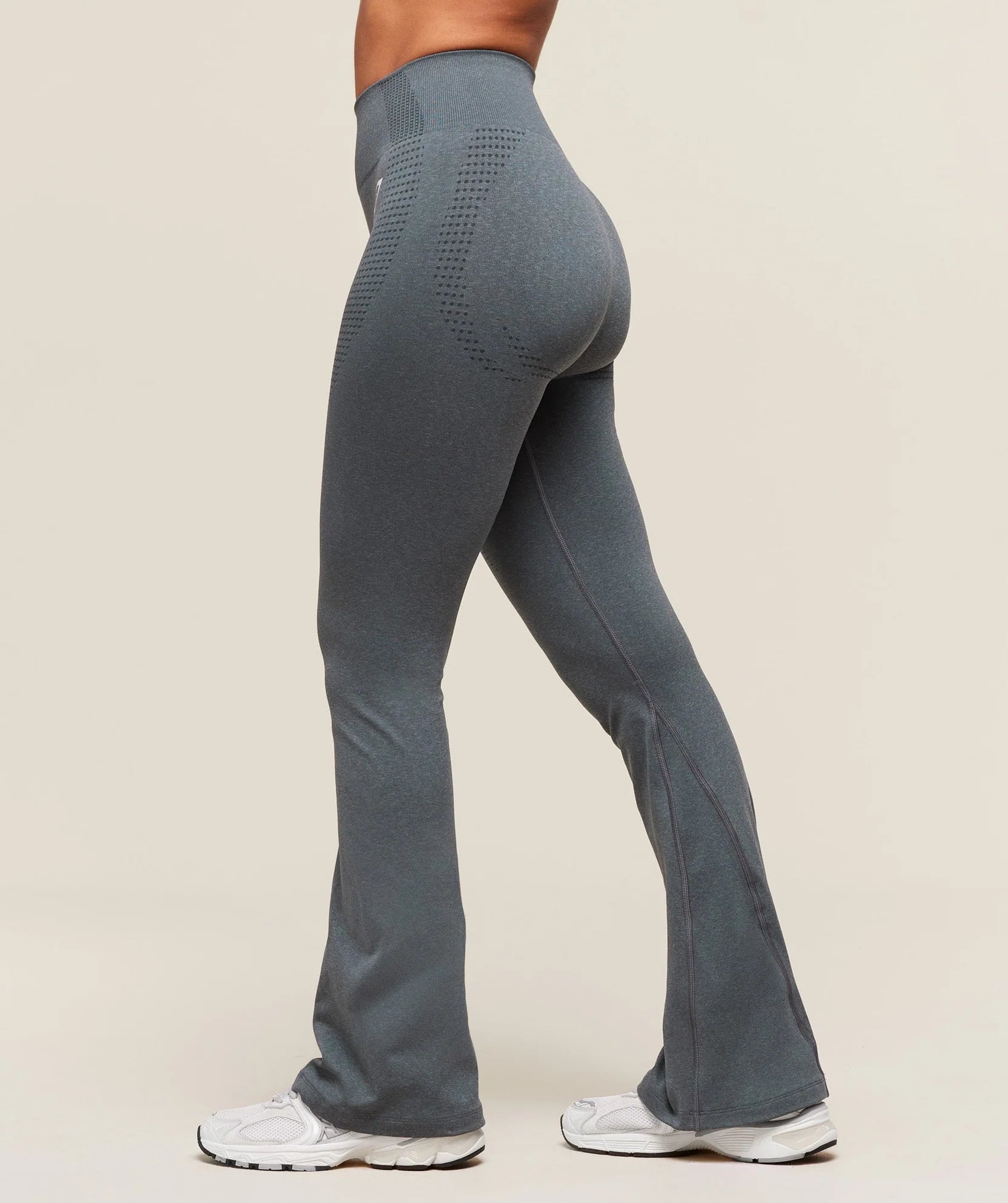Vital Soft Flared Legging