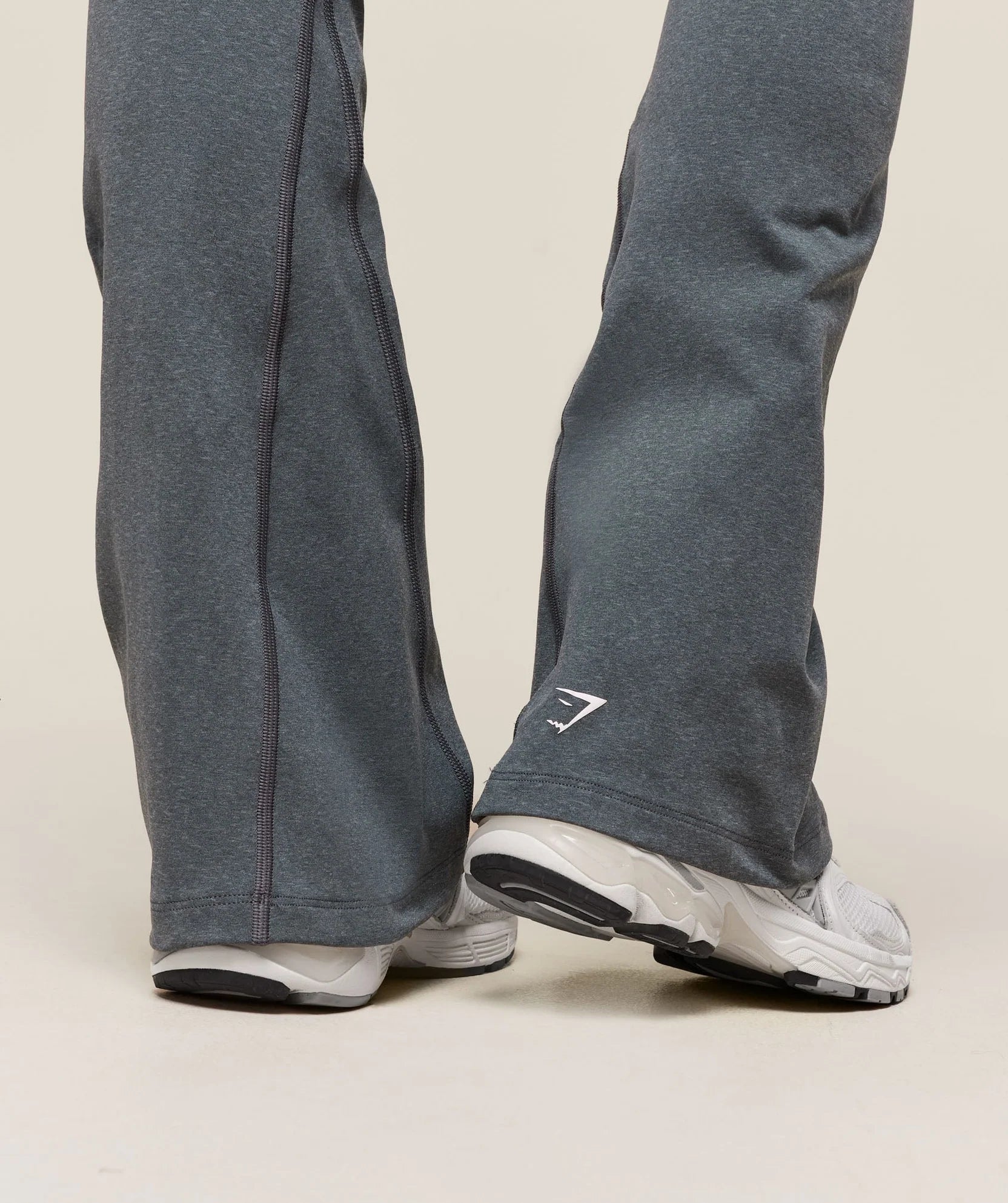 Vital Soft Flared Legging